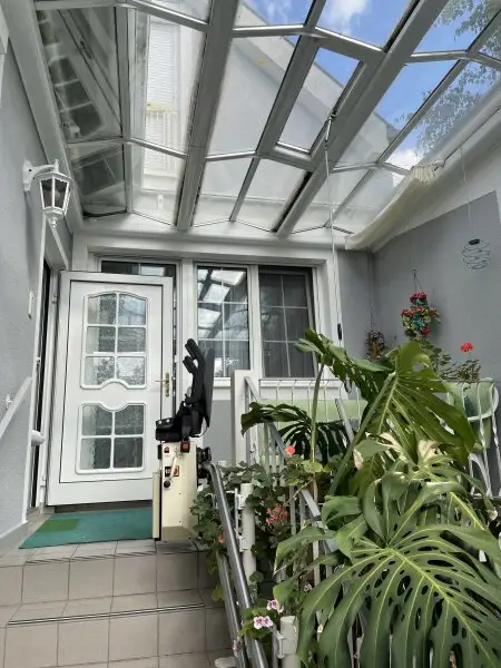 SEHR GEPFLEGTES EINFAMILIEN-HAUS MIT SCHÖNEM GARTEN -- LOGGIA/GARAGE -- RUHELAGE!