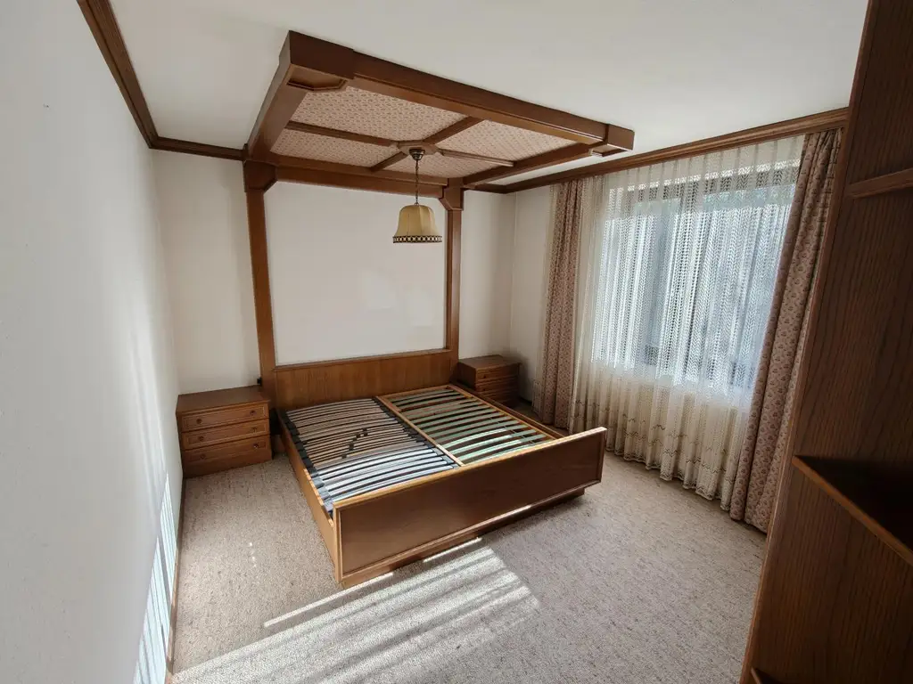 ca. 160m² NFL | Einfamilienhaus im Grünen | große Garage & Keller | Renovierungsbedarf