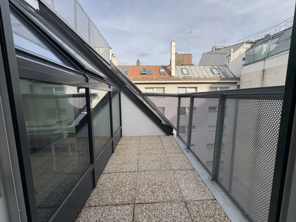 Helle Citywohnung mit Terrasse (Heizkosten inkl.)