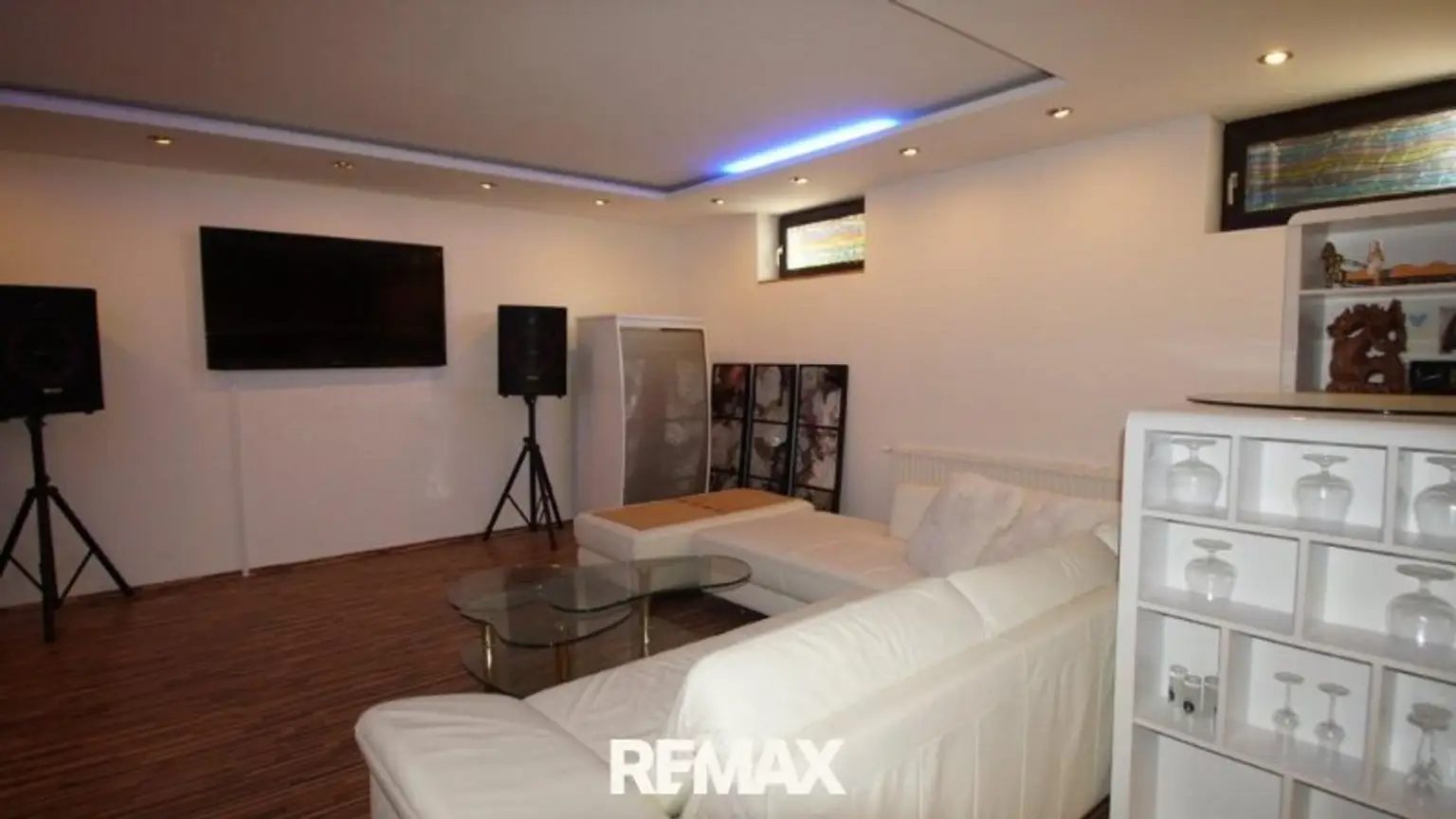 17 Homecinema EFH 2000