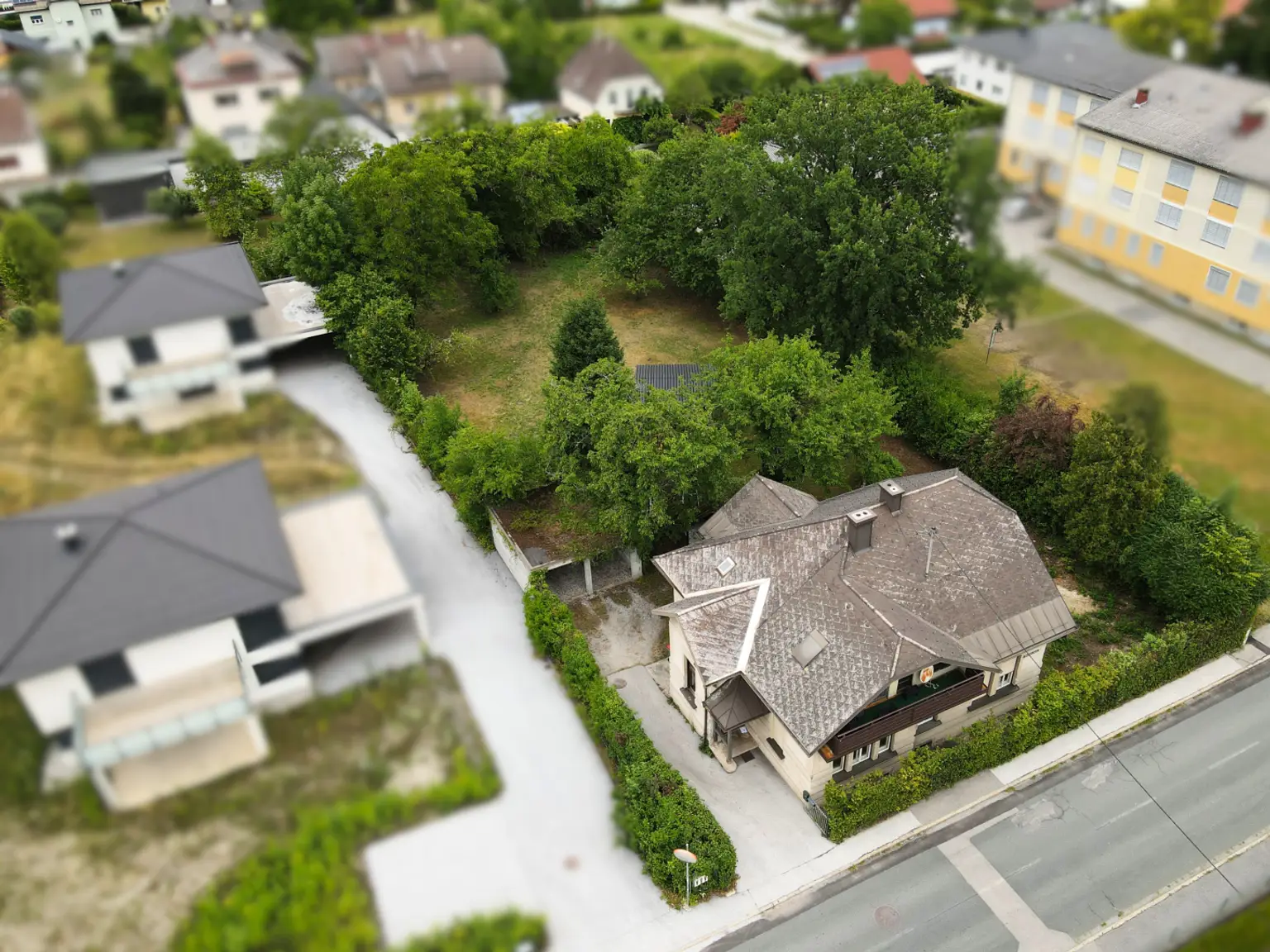 Großzügiges Grundstück mit 1.800 m² – Charmante Villa mit Ausbaupotenzial