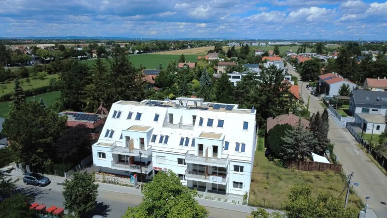 RUHELAGE TRIFFT WOHNGENUSS – Stilvolle Ausstattung – Wohnen im Grünen