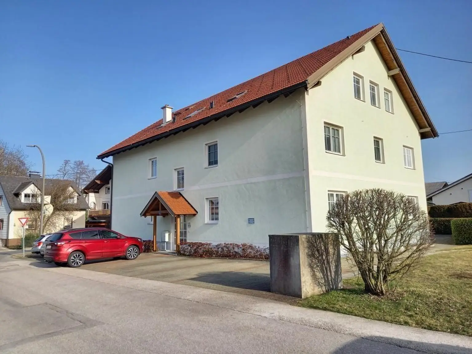 1 Parkplatz vor dem Haus dabei!
