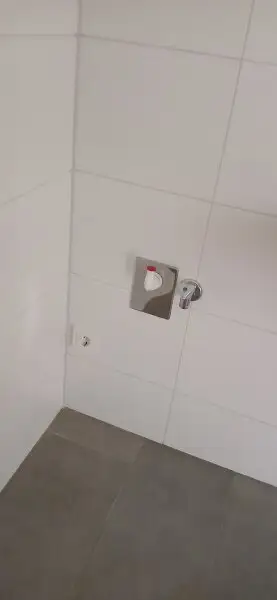 NEUBAU - ERSTBEZUG - Top 17 - Wunderschöne 2 Zimmerwohnung mit großem Balkon und eigenem Tiefgaragenplatz