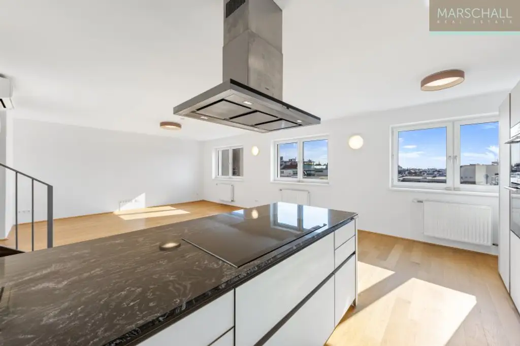 Helle 4-Zimmer-Dachgeschosswohnung mit traumhaftem Fernblick im 7. Bezirk