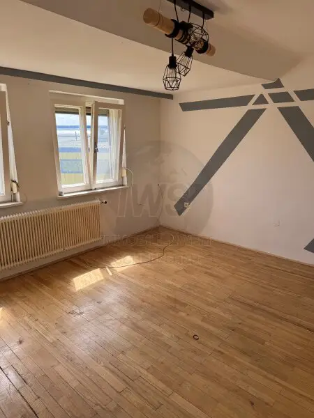 Großes Wohnhaus-Zentrumsnah-Sanierungsbedarf!