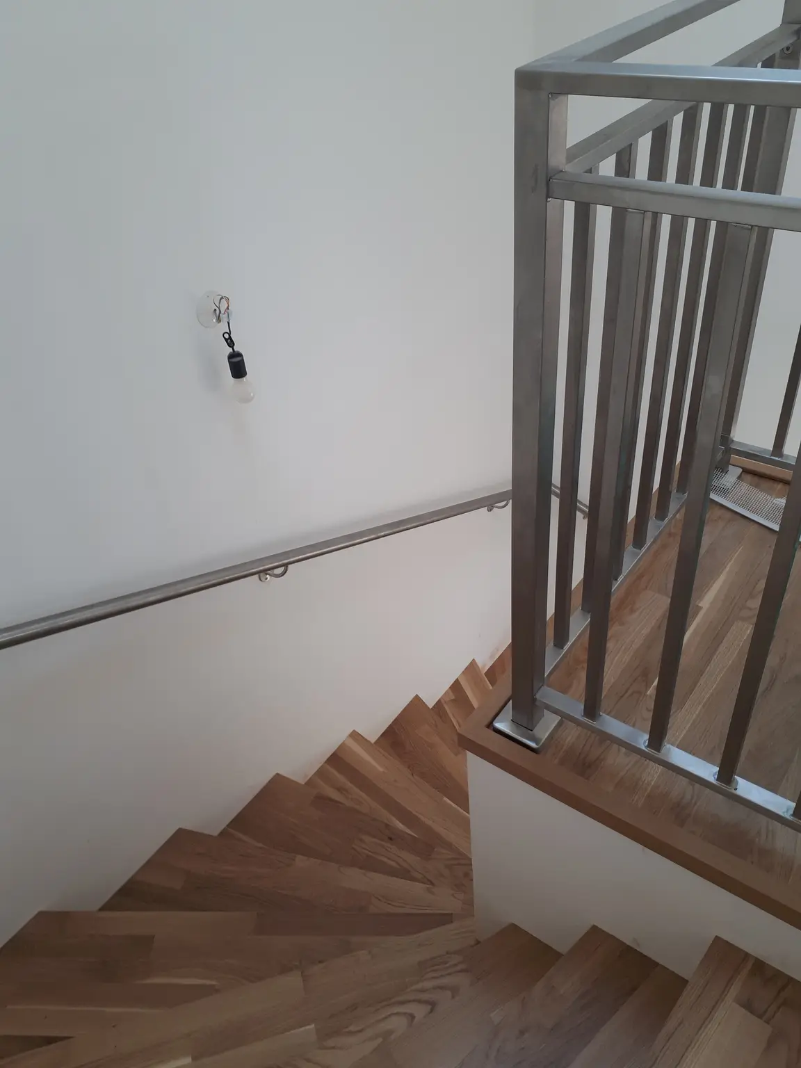 Neuwertige Doppelhaushälfte in Gänserndorf - 4 Zimmer, Keller, Garten, Terrasse, 2 Stellplätze!