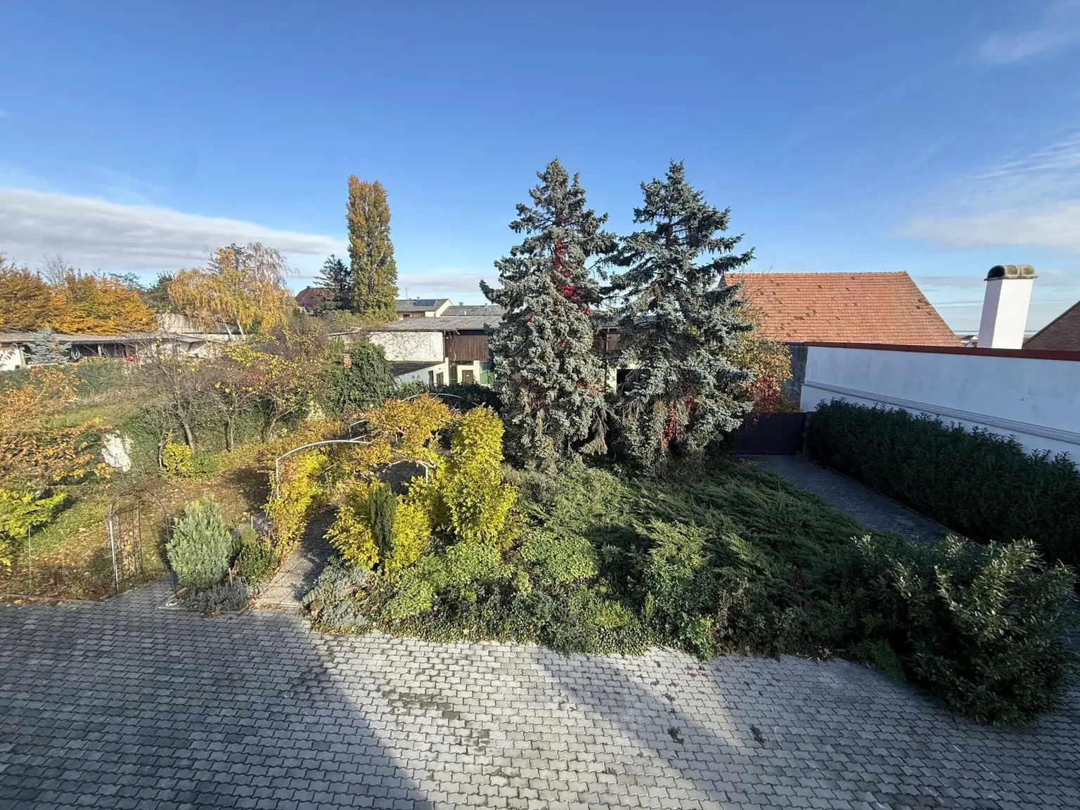 Zwischen Weinreben und Wellen-  Ein Haus mit Geschichte