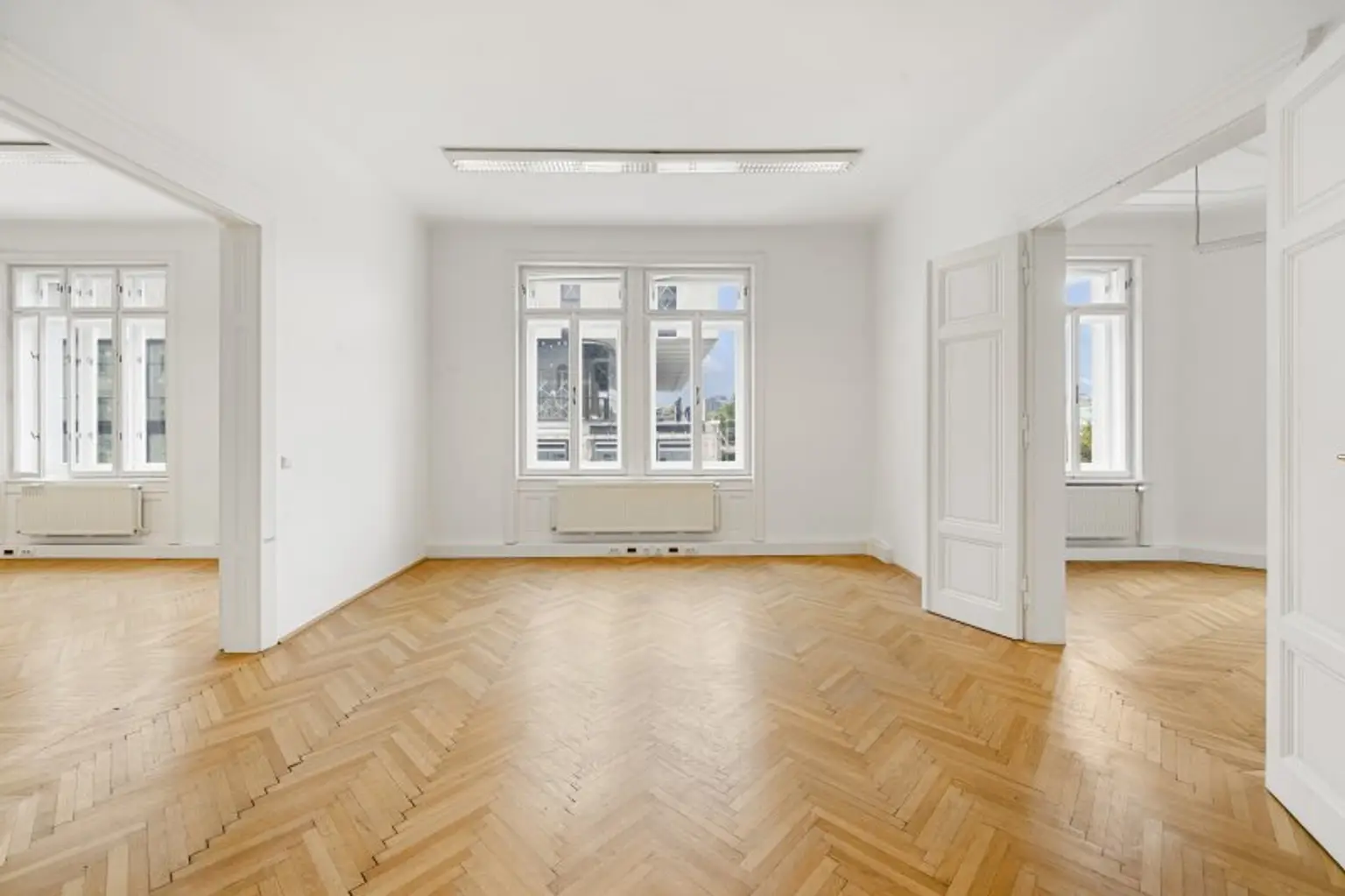 Modernes Büro im Stilaltbau direkt beim Schwarzenbergplatz/Karlsplatz ZU VERMIETEN