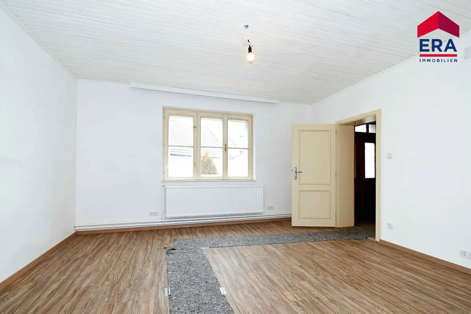 Sanierter Bauernhof mit zwei Wohnungen und großem Grundstück –ideal für Pferdeliebhaber und Familien