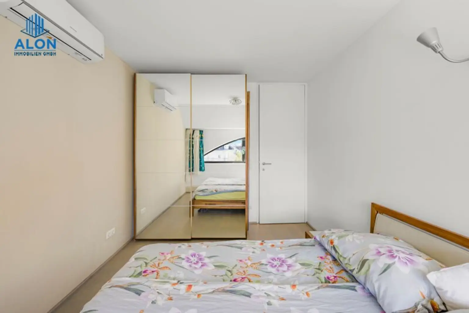 Wunderschöne 4-Zimmer DG-Wohnung mit 2 Terrassen | Garage optional mietbar | Klimaanlage | Nähe Augarten/Taborstraße