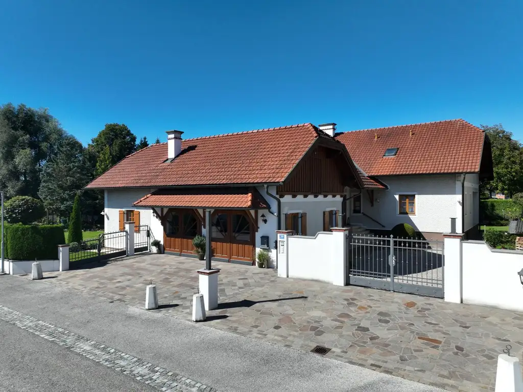 Haus auf großem Grundstück