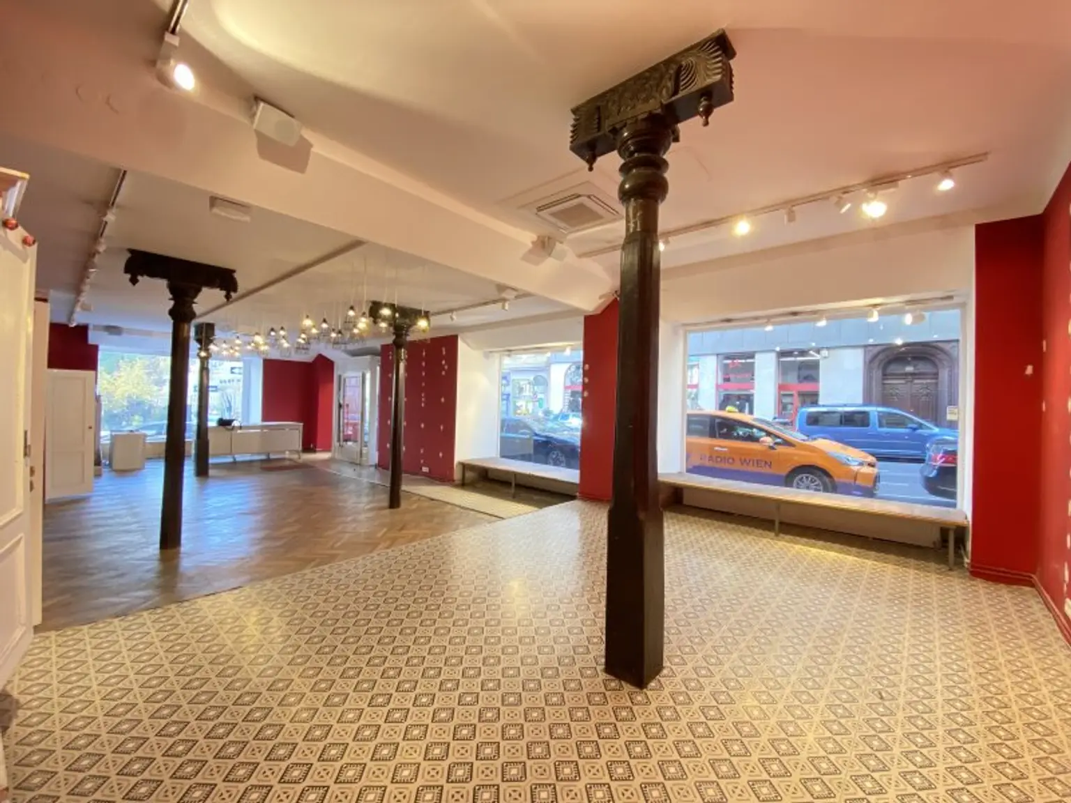 GESCHÄFTSLOKAL + FREQUENZ + nachgefragte LAGE + verlängerte NEUBAUGASSE!