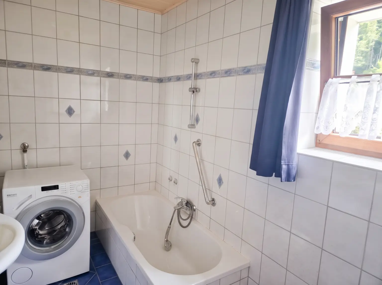 Badezimmer EG