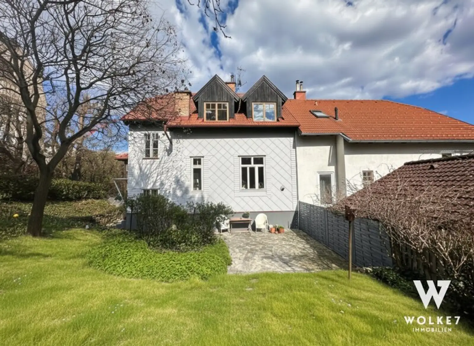 Jugendstil trifft Naturidylle – Stilvolle Villa am Tor zum Wienerwald | Großer Garten | Keller und Dachboden ausgebaut