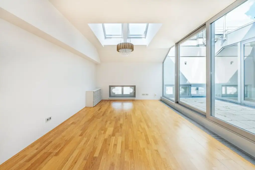 Exklusive Dachgeschoss-Maisonette mit Blick über Wien nahe dem Schwarzenbergplatz