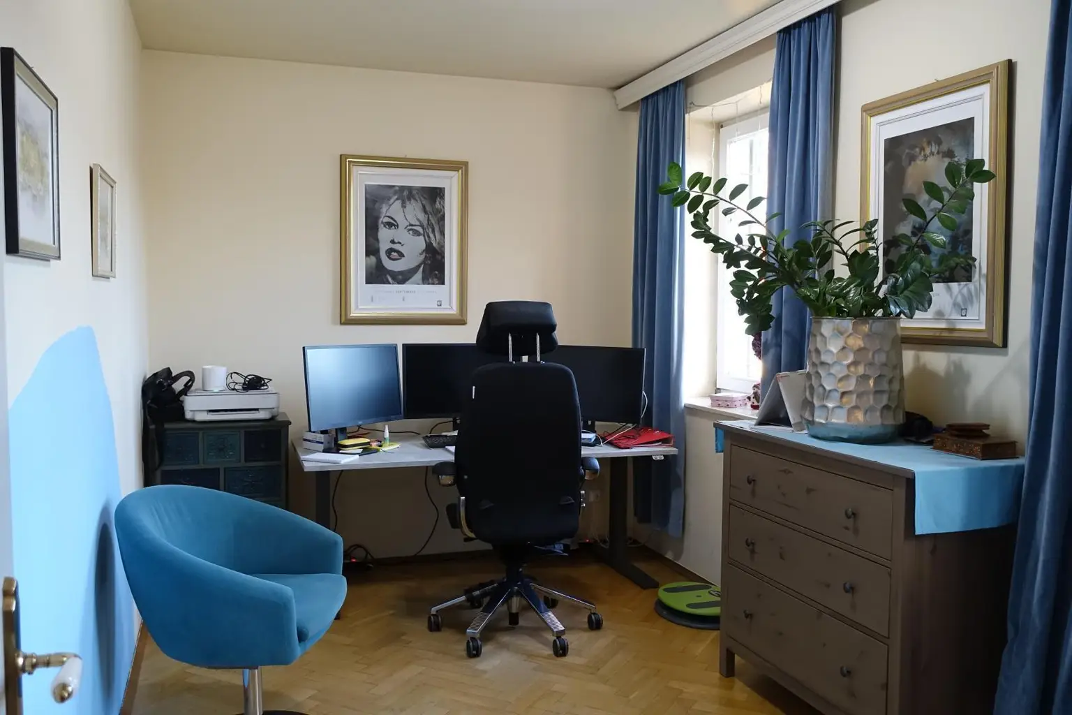 Büro 1