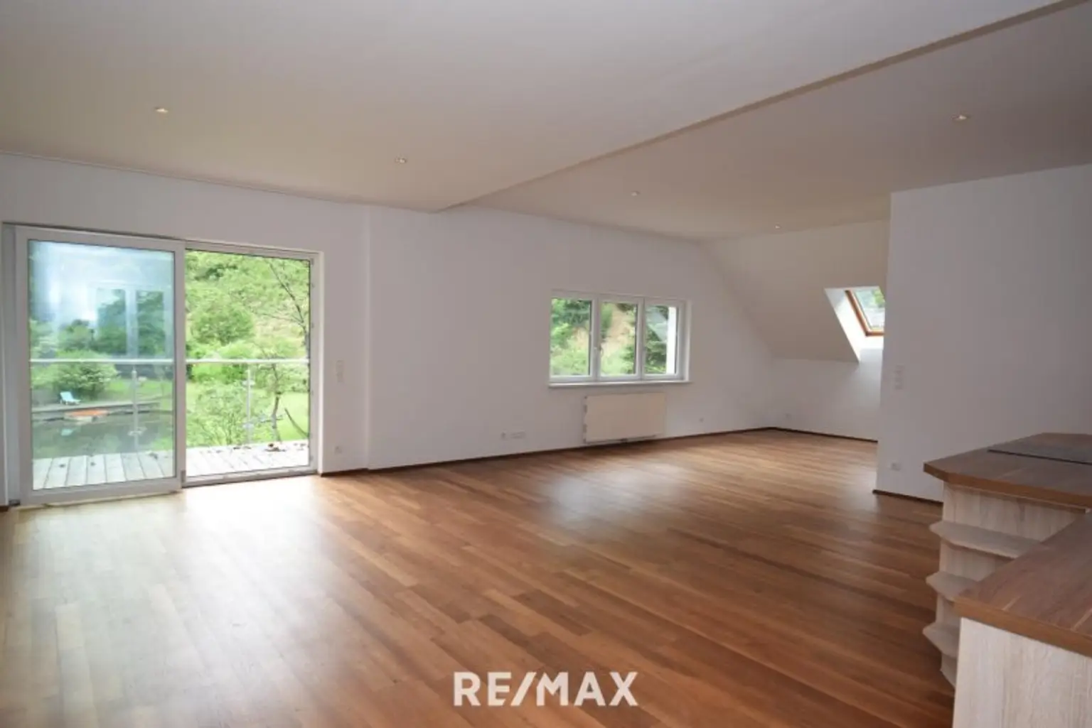 TOP 4 großes Wohn-Esszimmer mit Küche