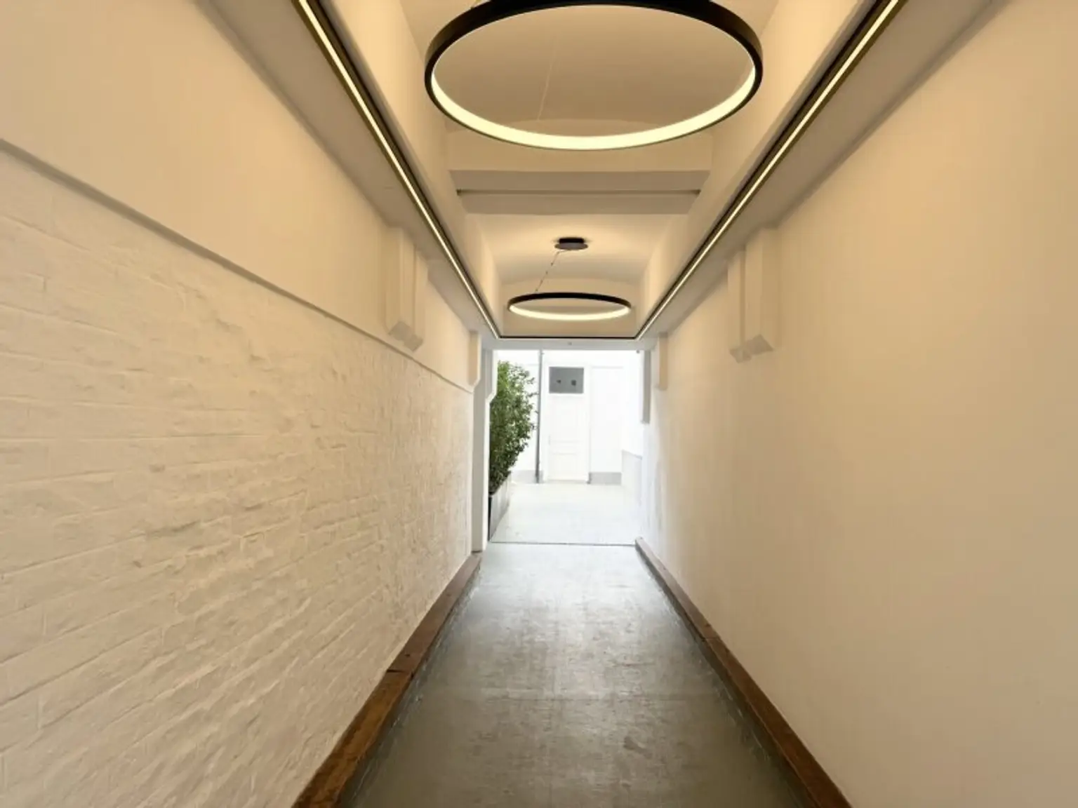 Citynah & modern: sanierte & helle 2-Zimmer-Wohnung in Bestlage zur Mariahilfer Straße