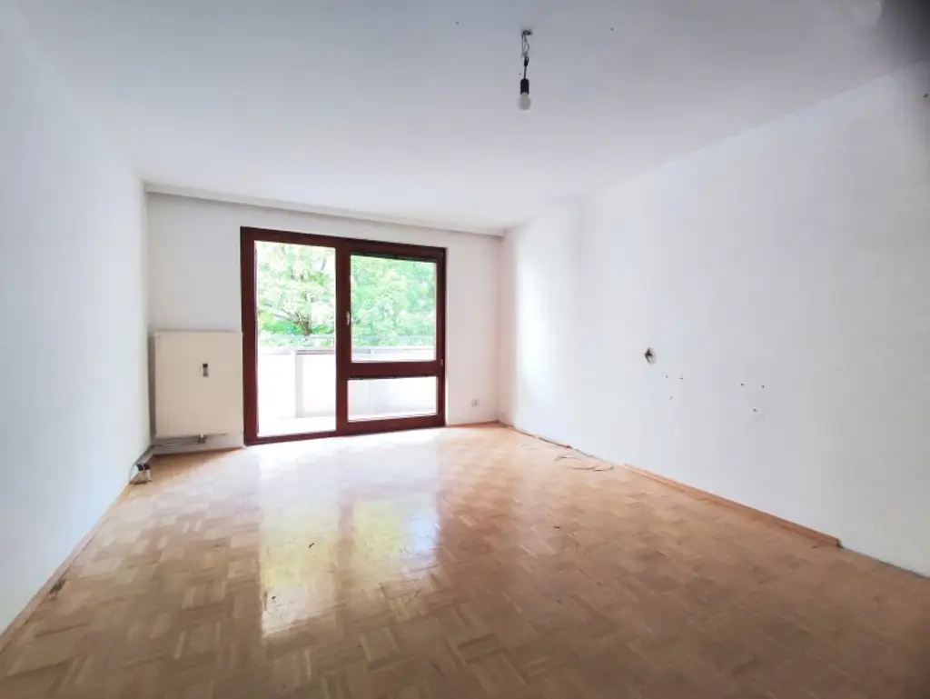 BLICK INS GRÜNE - 2 Zimmer mit Loggia direkt bei der U6