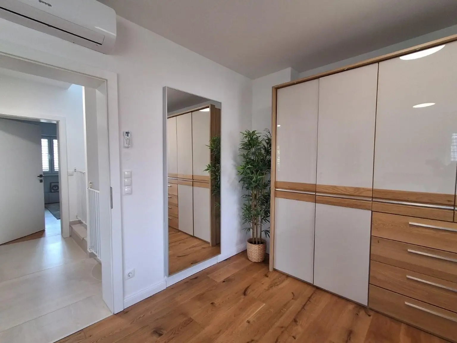 "Topmodern-ausgestattete Doppelhaushälfte nahe U1 Leopoldau"