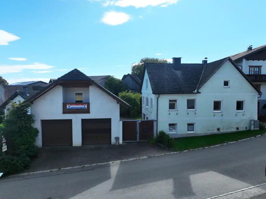 Bauernsacherl mit Nebengebäude