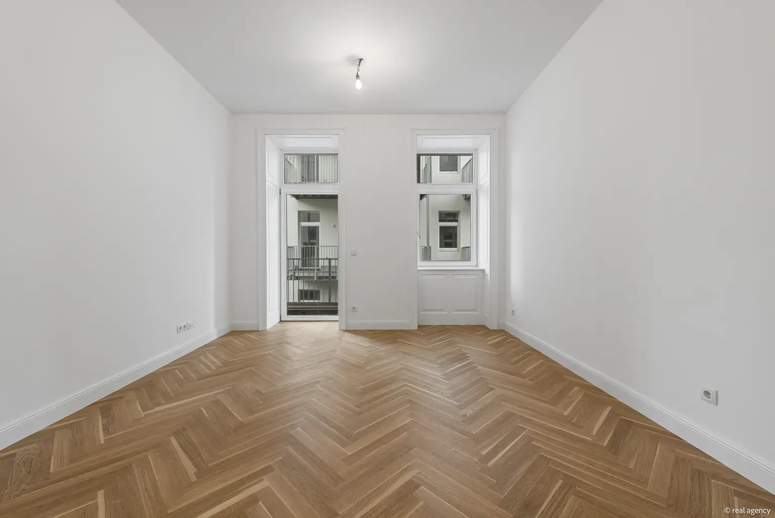 EIN WIENER ALTBAU, ZEITGEMÄSS GEDACHT