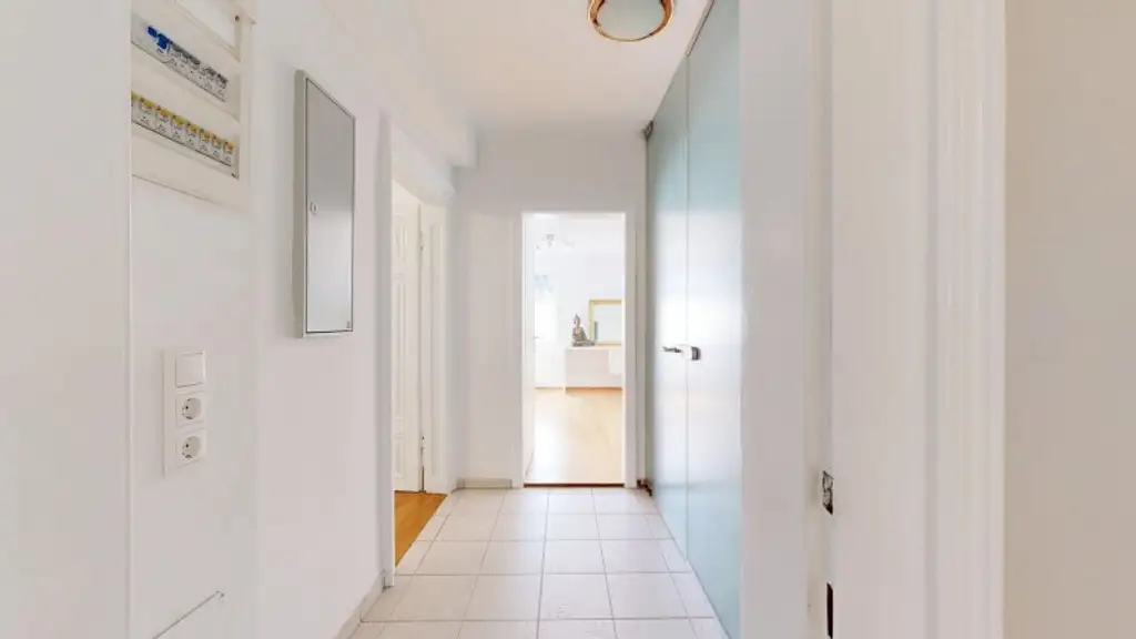 Gemütliche Dachgeschoss-Wohnung | Veranda | Grünlage | gute Verkehrsanbindung