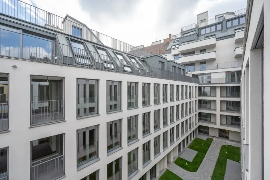 ++MOLLARD 50++ Remarkable 2-room apartment in a prime central location (2/6)