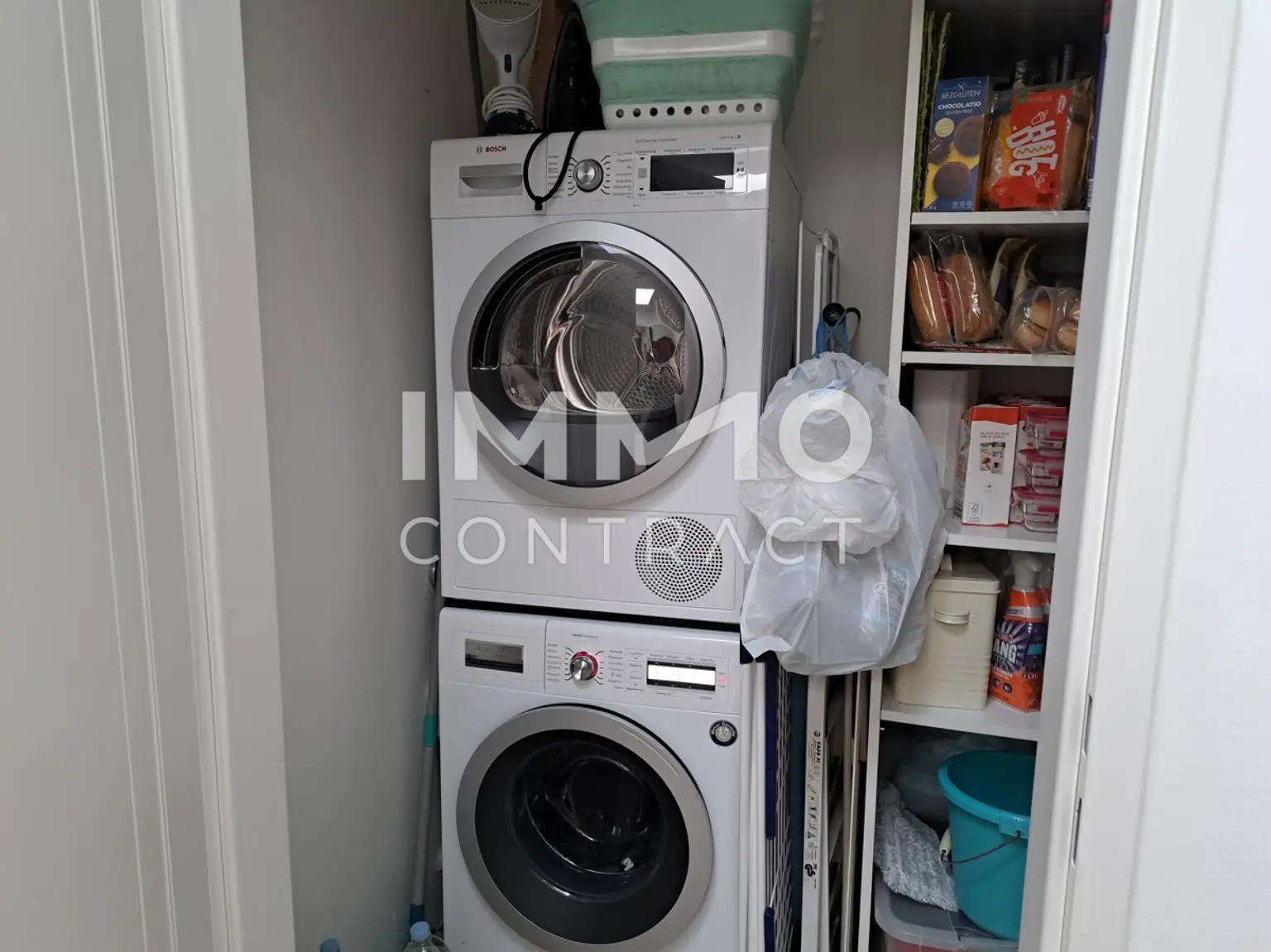 AUßERGEWÖHNLICHE DACHGESCHOSSWOHNUNG mit XL- Terrasse und XL Garagenplatz- Topzustand- Top Preis in 1130 Wien !
