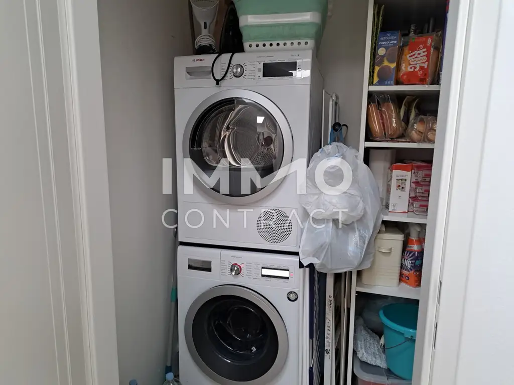 AUßERGEWÖHNLICHE DACHGESCHOSSWOHNUNG mit XL- Terrasse und XL Garagenplatz- Topzustand- Top Preis in 1130 Wien !