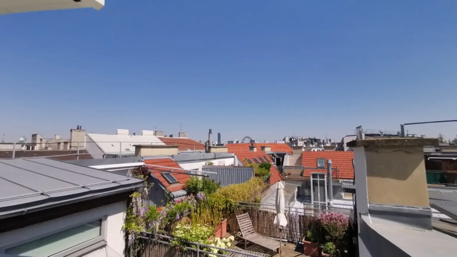 Dachgeschosswohnung der Superlative: 3 Zimmer mit viel Freifläche & Luxus pur in Citynähe : ab November zur Anmietung frei!