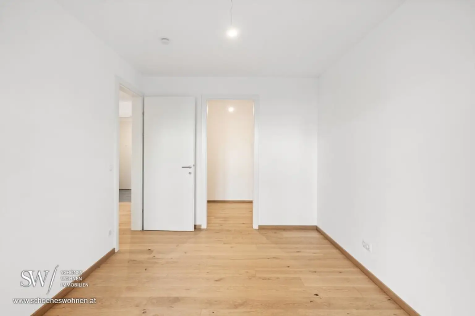 Schlafzimmer/begehbare Garderobe