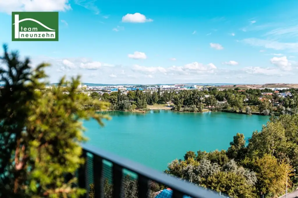 Bestlage am Wasser - direkt beim Hirschstettner Badeteich mit vermutlich der besten Aussicht Wiens! Ein Balkon zum Verlieben!