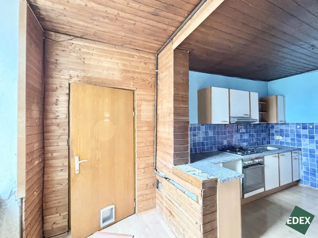 Sanierungsbedürftige 2,5-Zimmer-Altbauwohnung in guter Lage in Meidling