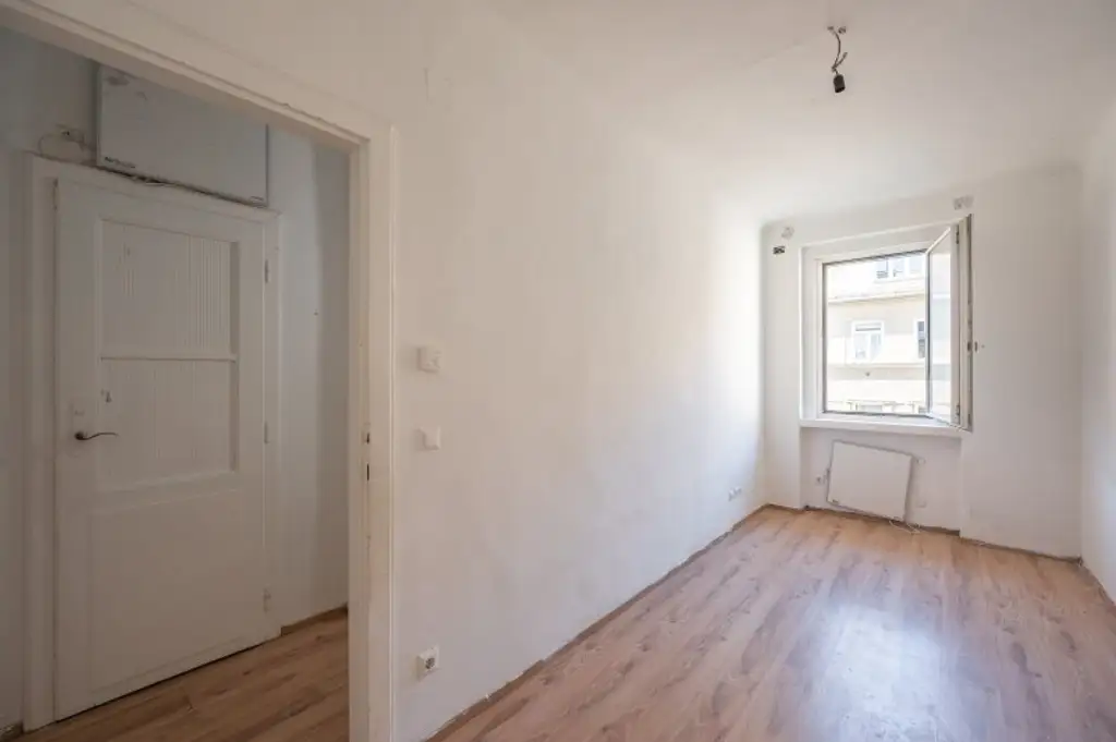 ++NEU++ 2-Zimmer Altbau-Wohnung zum Sanieren – entfalten Sie Ihr Wohntraum-Potenzial!