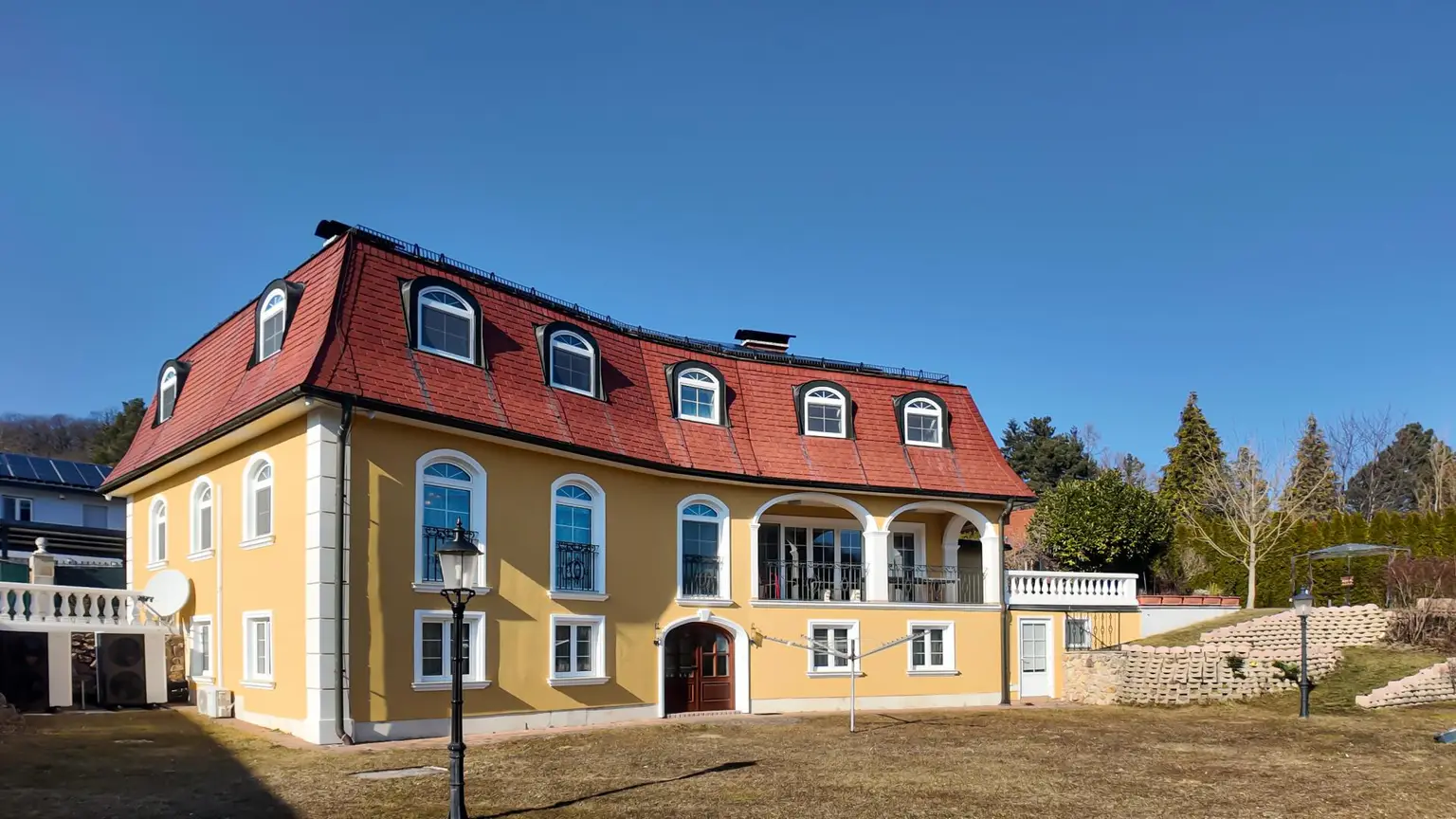 "Exklusiver Besitz mit unverbaubarer Aussicht!"