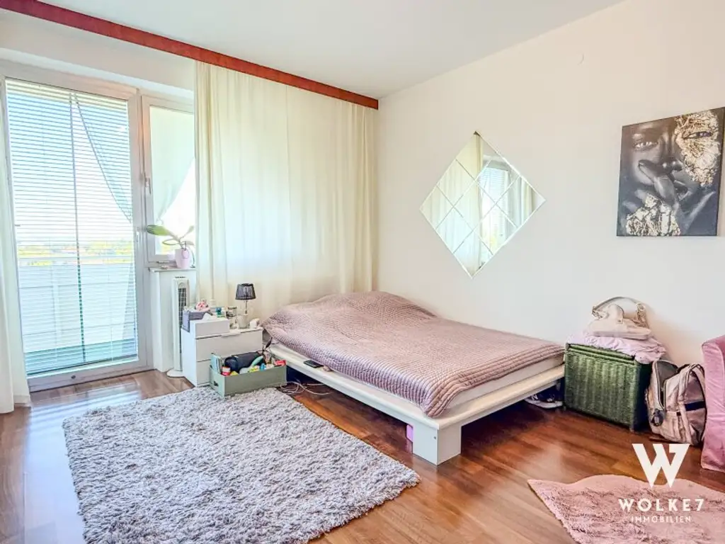 Wohnen mit Weitblick: Großzügige Ruheoase mit überdachtem Balkon und 5 Zimmer I Nähe HLW Biedermannsdorf und Jubiläumshalle Biedermannsdorf