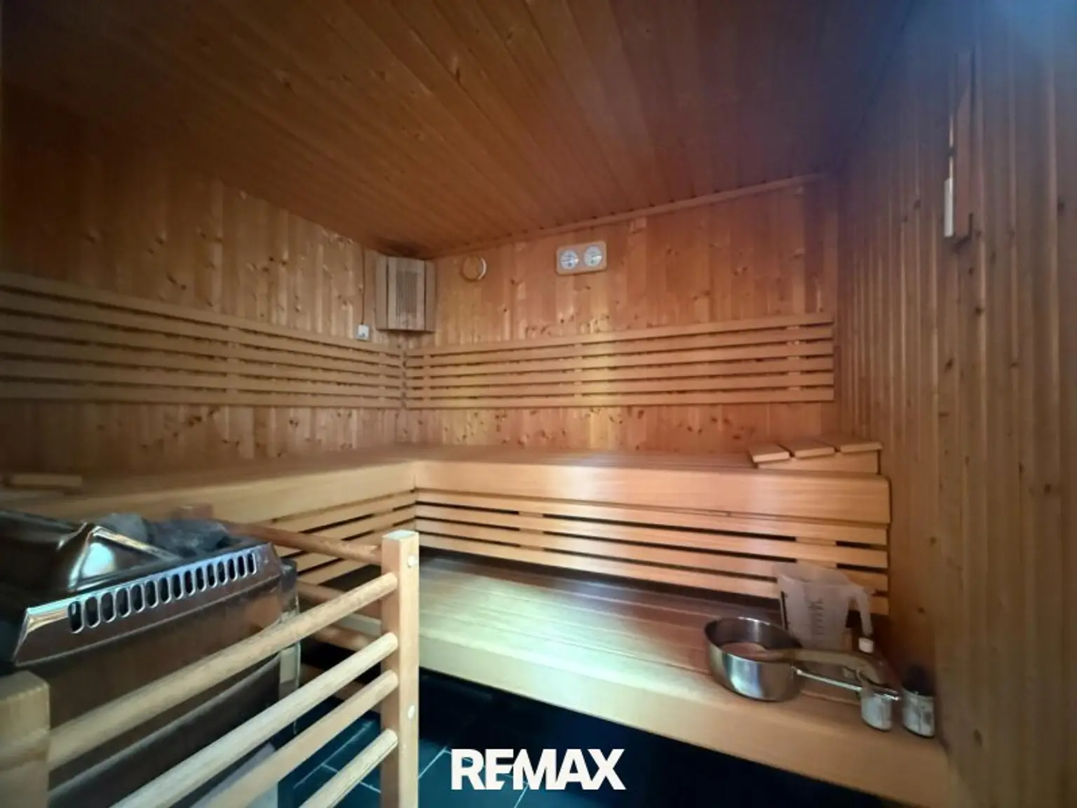 23-320 Sauna