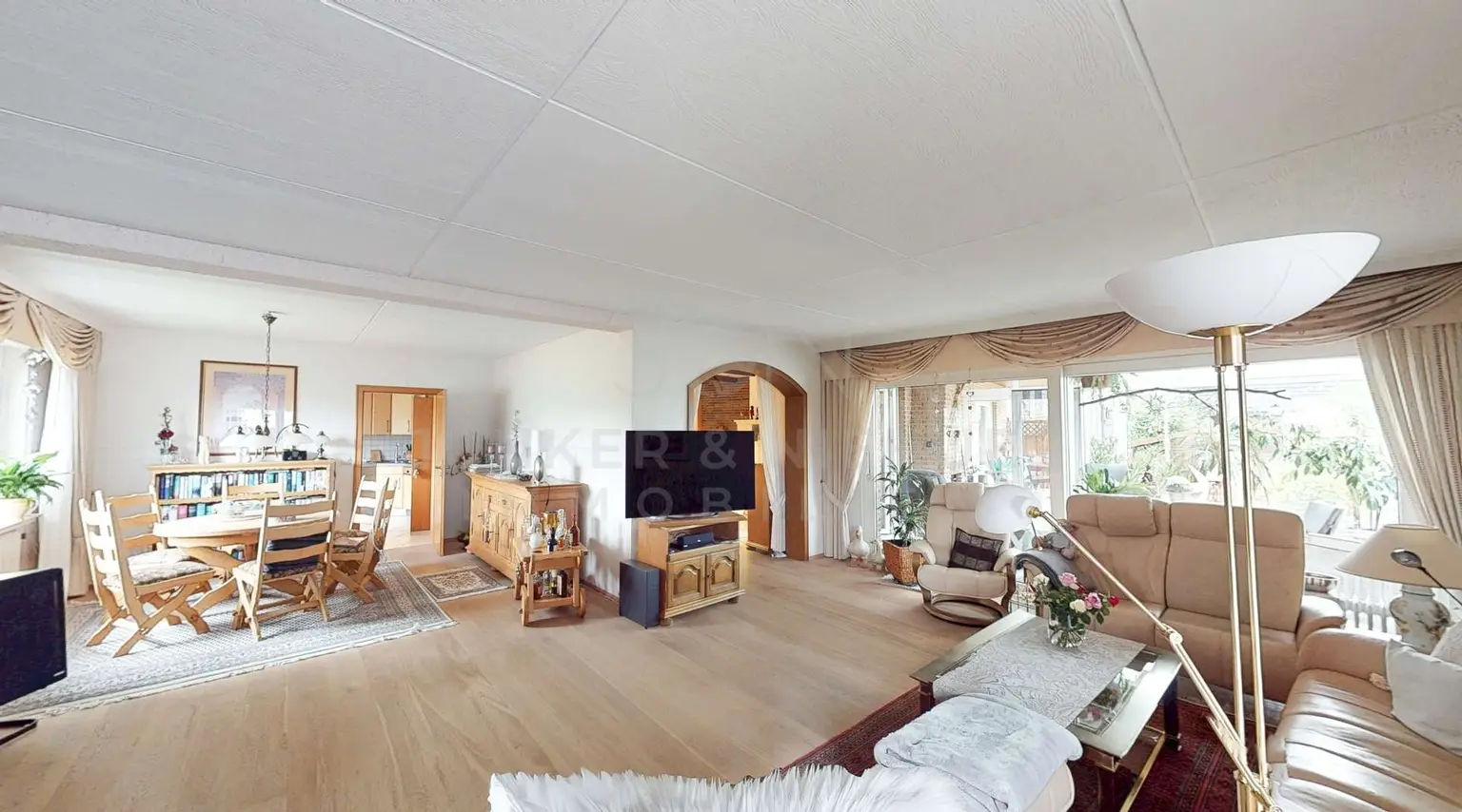 Wohn- und Essbereich EG