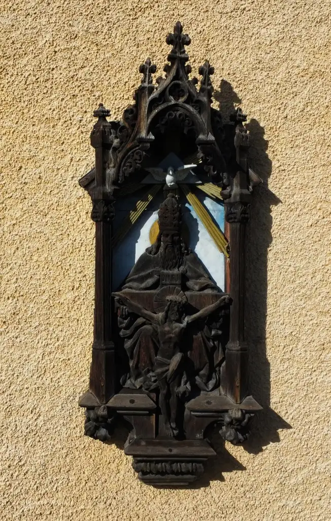 Ein Haus, das Geschichte atmet – und auf seinen neuen Besitzer wartet.