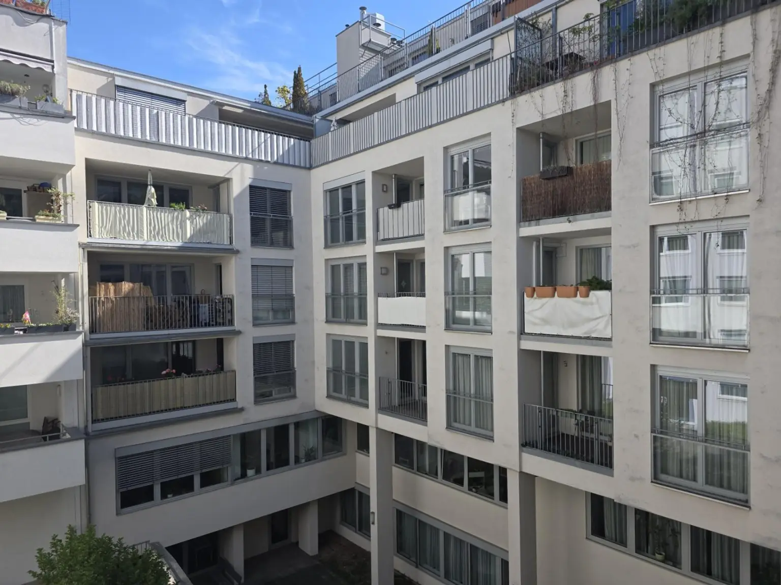 10 MTW 1090 Balkonblick