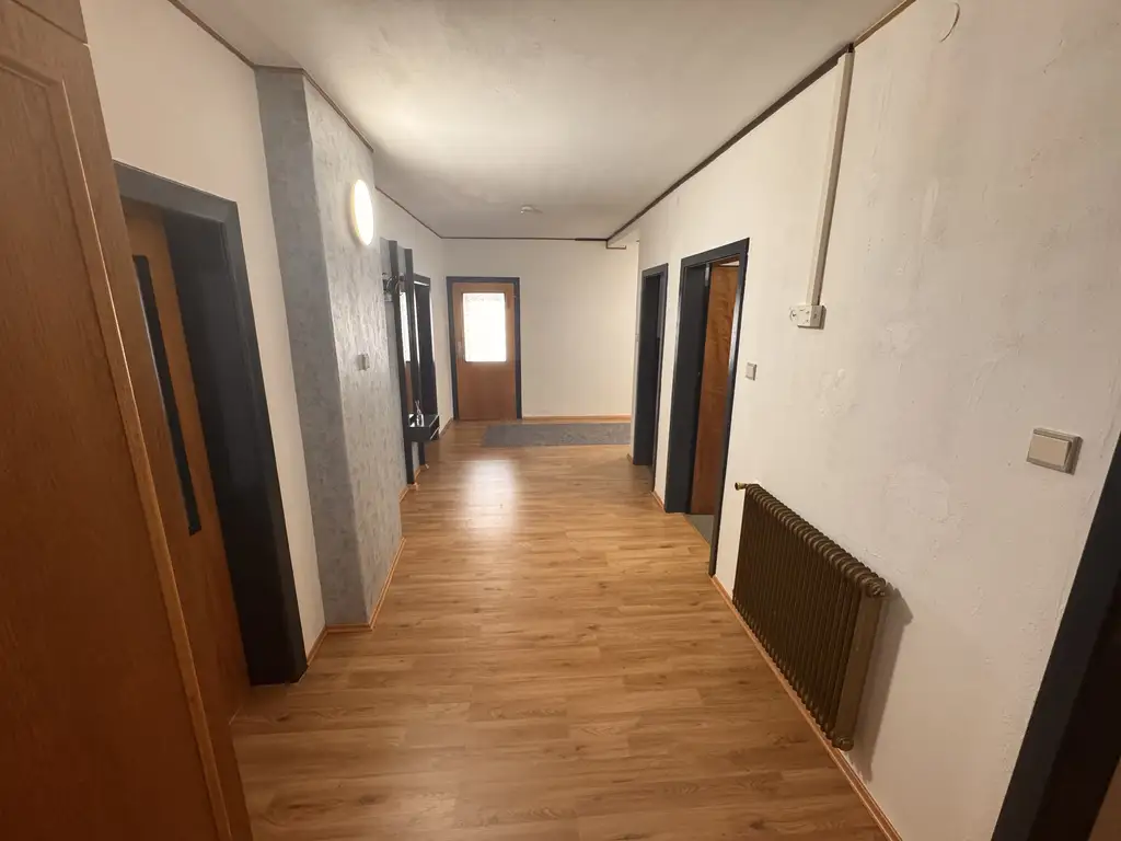 Vielseitig nutzbares Wohnhaus mit Ausbaupotenzial