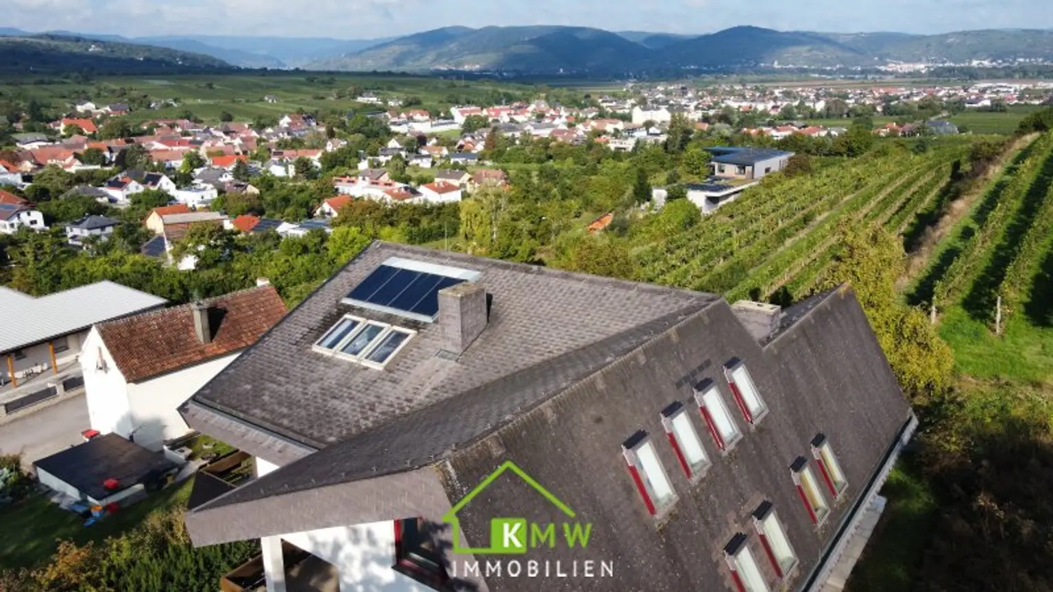 TOP AUSSICHTSLAGE - großzügige Liegenschaft mit großem Garten und Pool