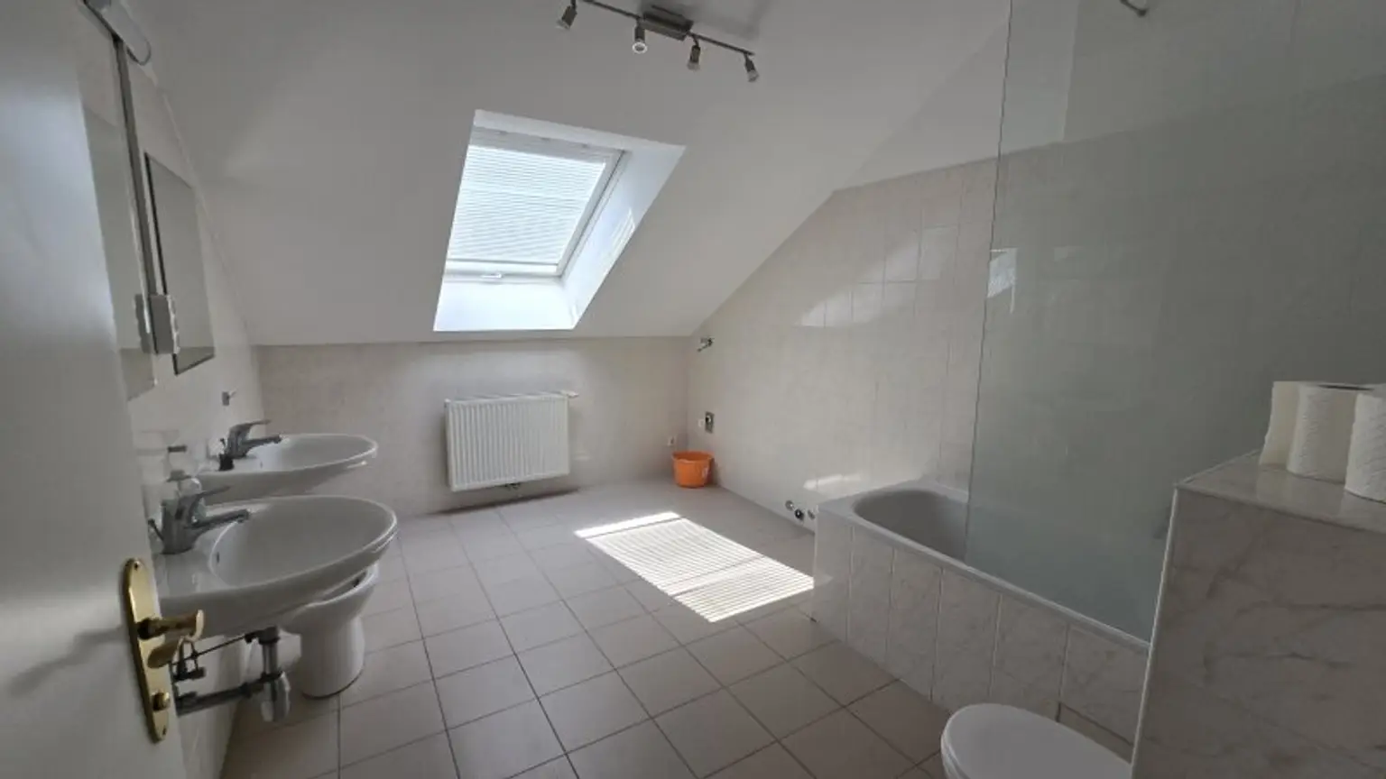 Schöne 4 Zimmer Wohnung mit Terrasse. Nähe Mariahilfer Straße