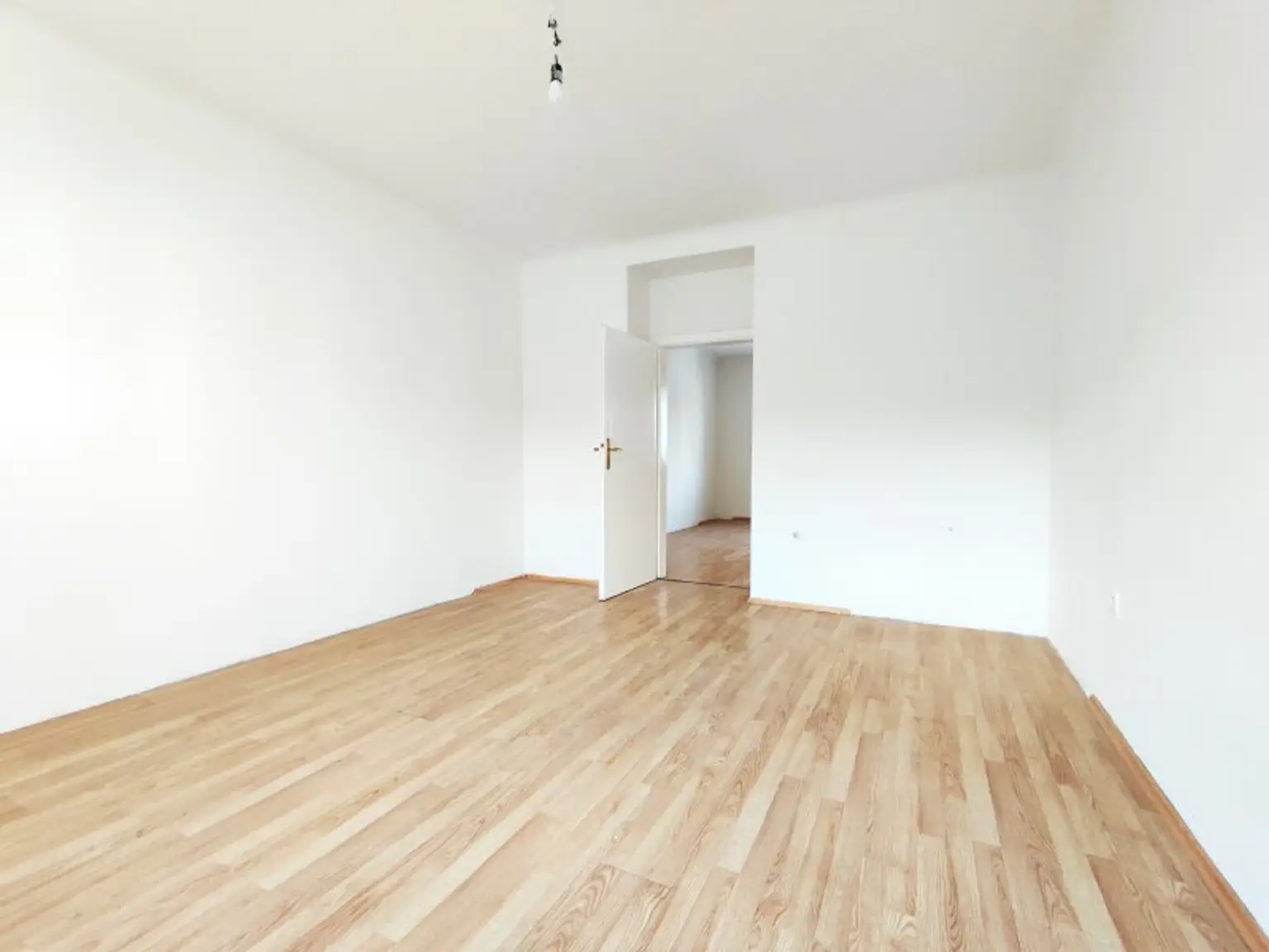 U3-NÄHE : 2-Raum Wohnung in ruhiger Lage!
