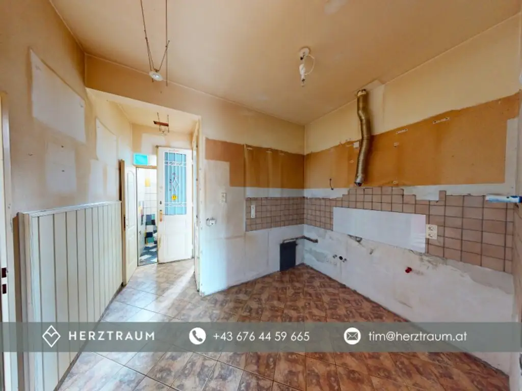 Sanierungsbedürftiger, charmanter Stilaltbau – 50 m² im 2. Stock mit großem Potenzial