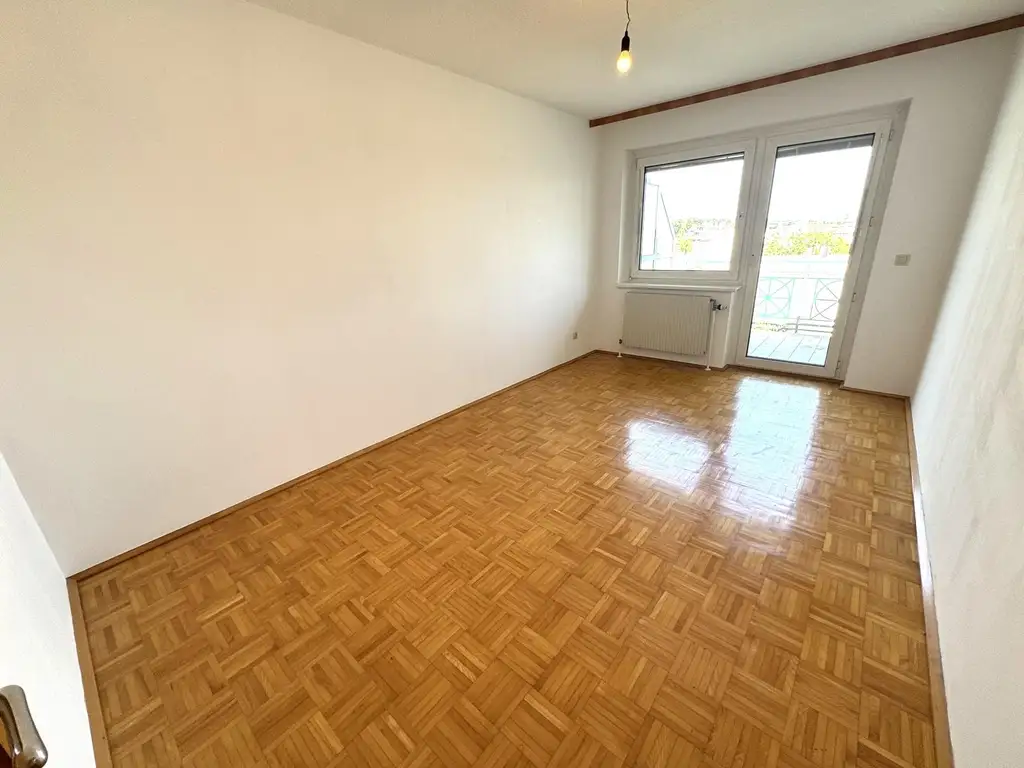 Tolle, offene 4 1/2 Zimmer Familien-Maisonette - 2 Garagenplätze bei der Fußgängerzone Mödling!