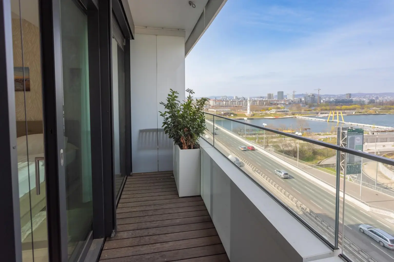 Danubeflats_06-14_1220_Wien-37