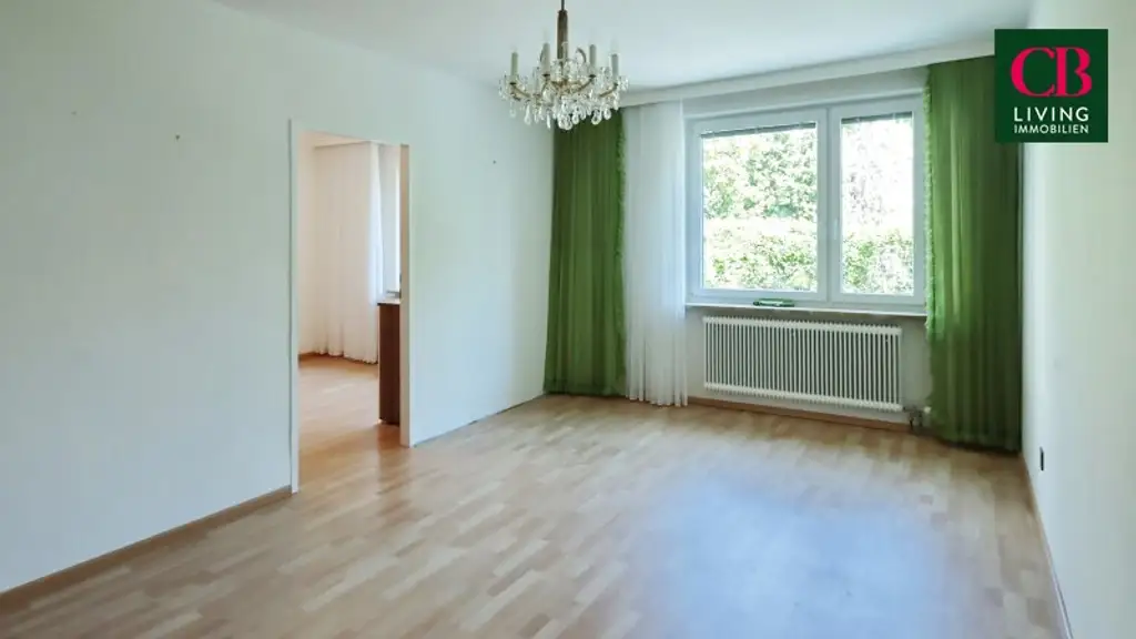 Schöne 3- Zimmer Wohnung in Ruhelage mit gepflegtem, üppig begrüntem Innenhof!